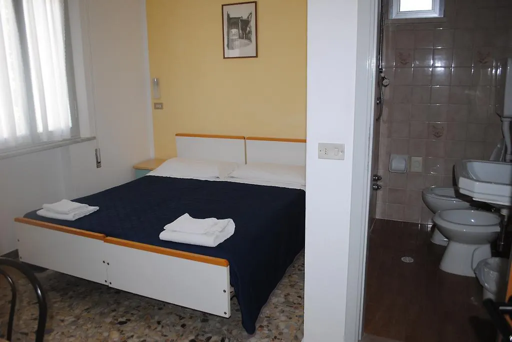 Hotel Pigalle Римини