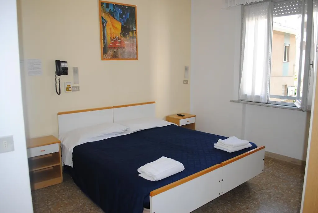 Hotel Pigalle Римини Италия