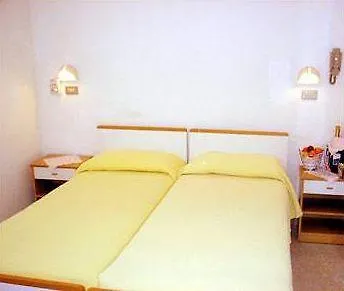 Hotel Pigalle Римини