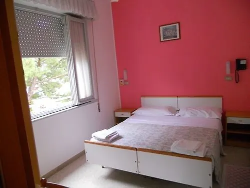 Hotel Pigalle Римини