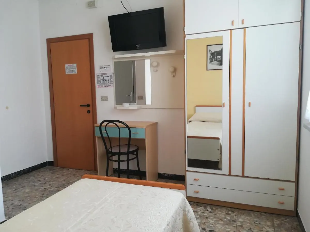 Hotel Pigalle Римини
